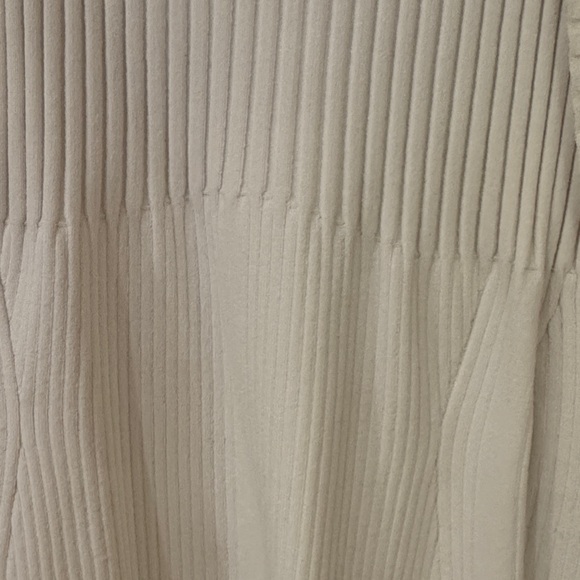 Express Cream Ribbed Tank Top - Picture 5 of 14